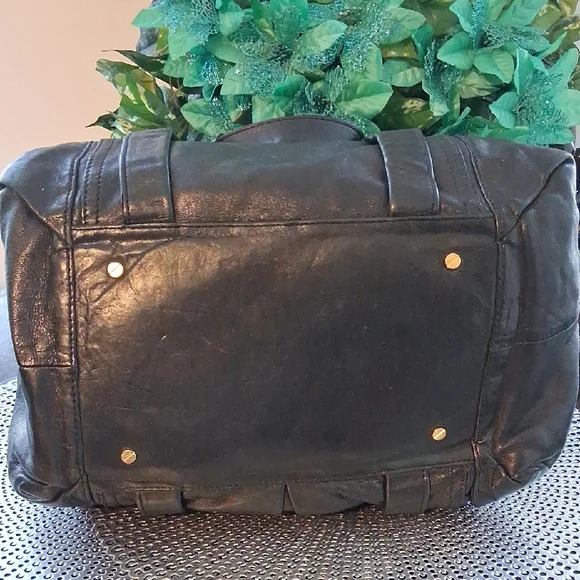 Tory Burch Black Leather Satchel with Gold Details - Picture 5 of 6